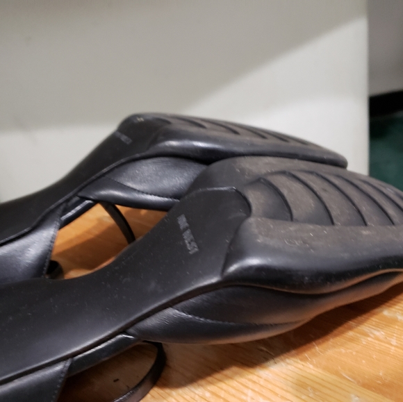 Shoes - Picture 3 of 6